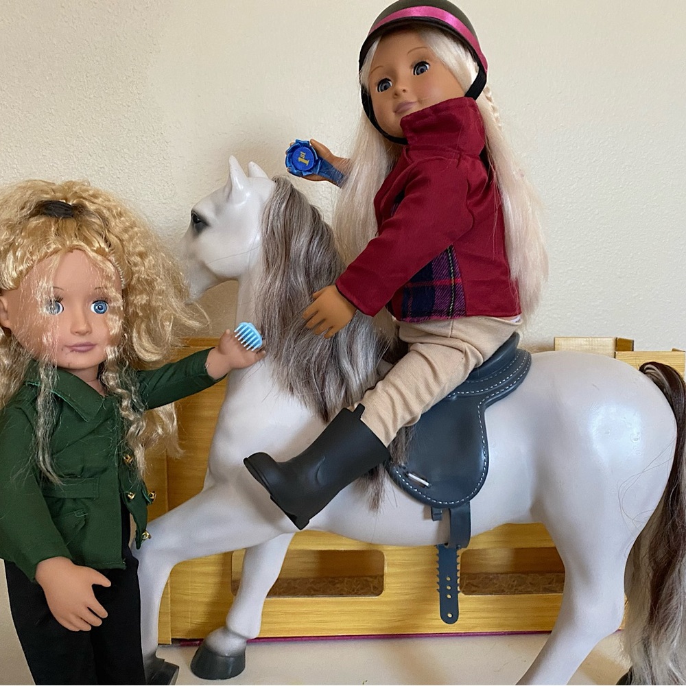 Our Generation White Horse with Riding Accessories